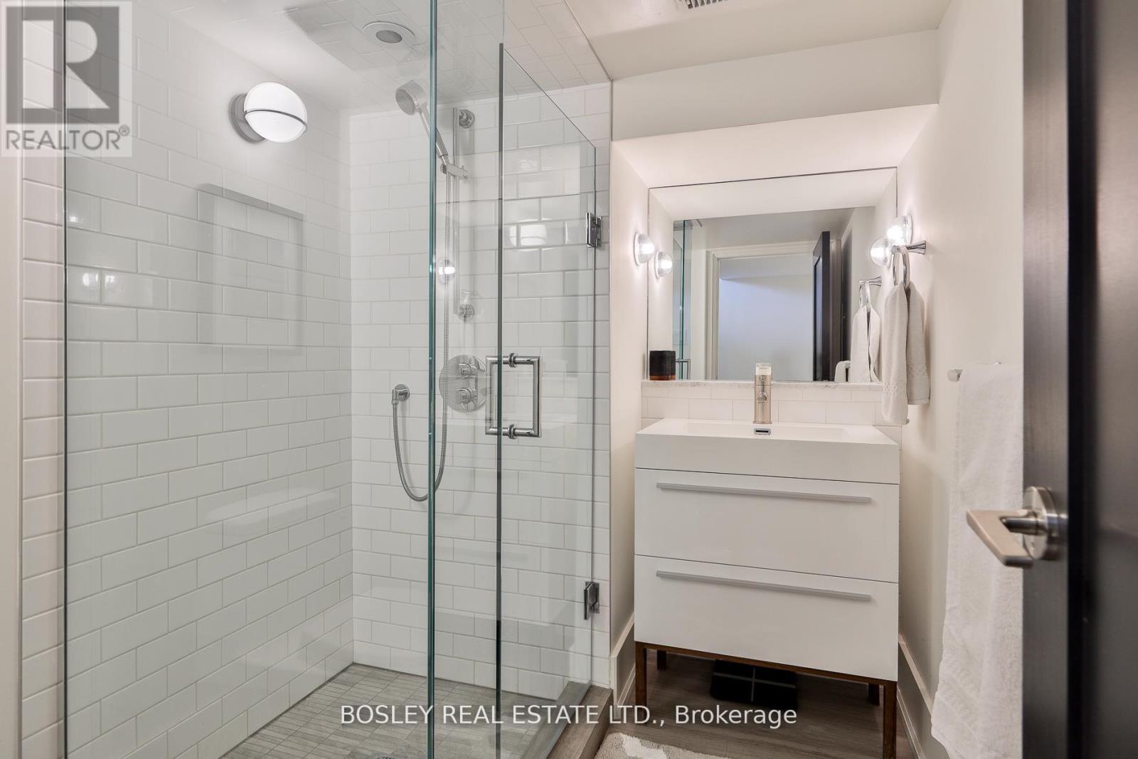 114 Ivy Avenue, Toronto, Ontario  M4L 2H7 - Photo 36 - E13122756