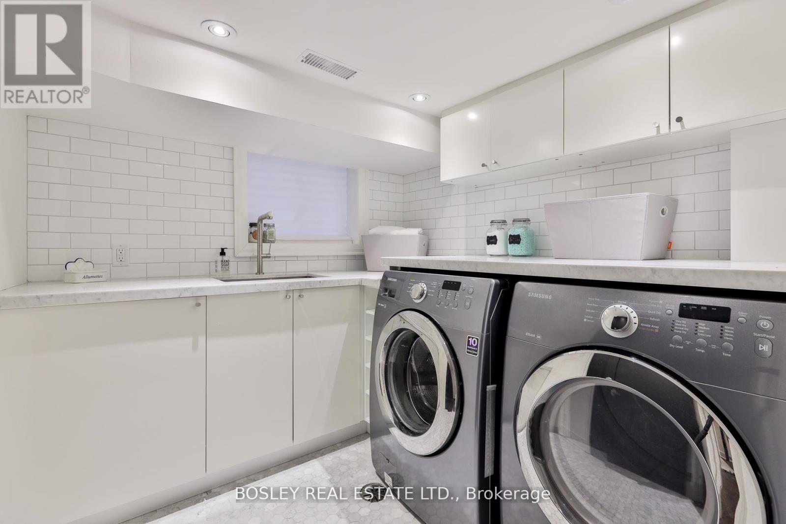 114 Ivy Avenue, Toronto, Ontario  M4L 2H7 - Photo 37 - E13122756