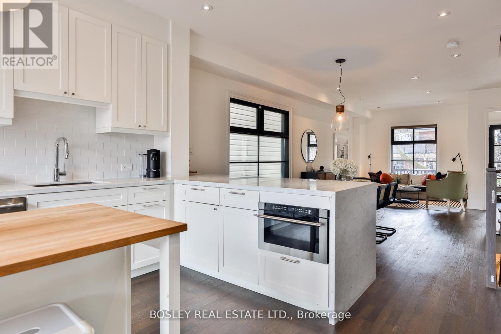114 Ivy Avenue, Toronto, Ontario  M4L 2H7 - Photo 5 - E13122756