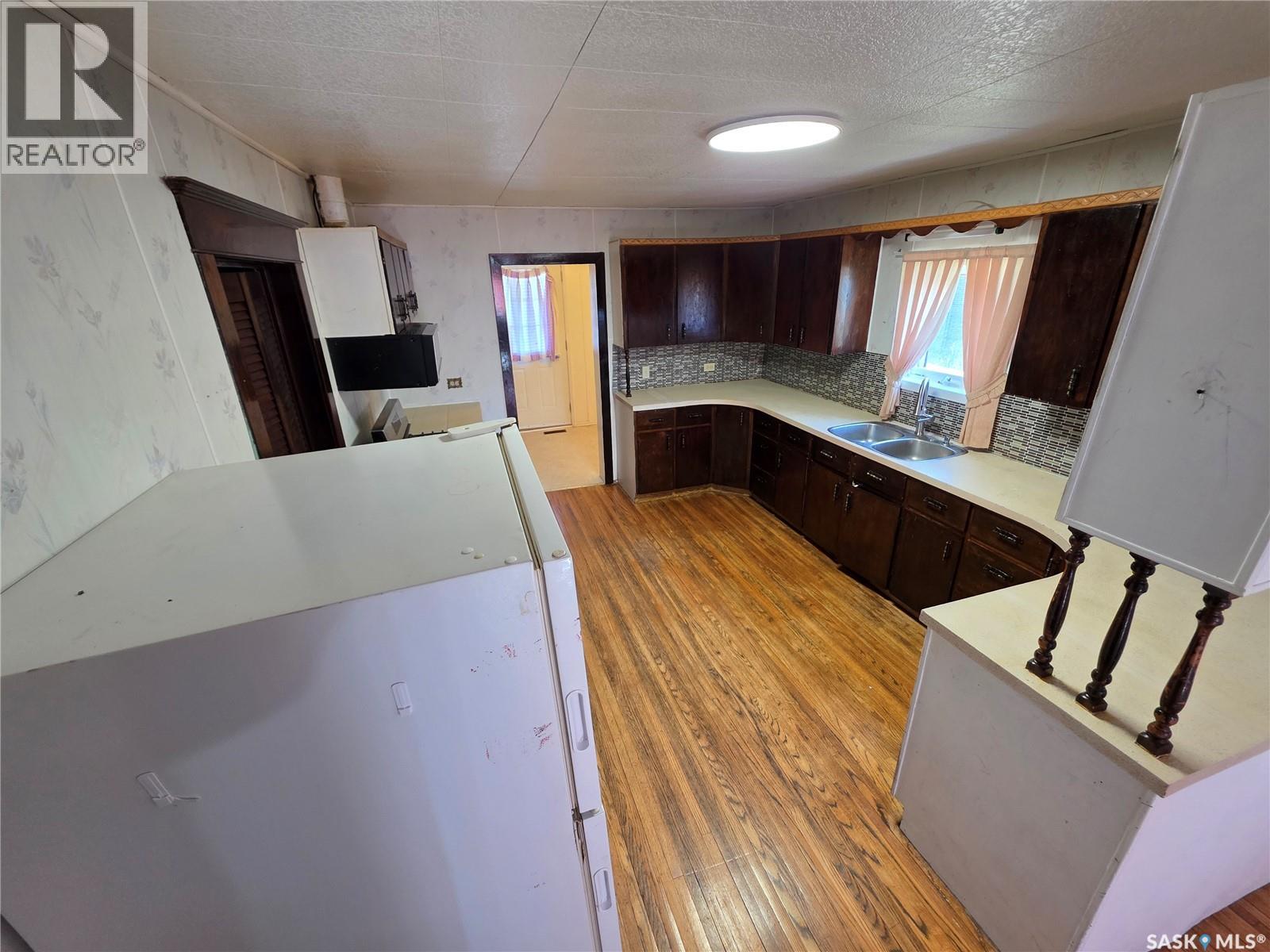 111 Warwick Street, Neville, Saskatchewan  S0N 1T0 - Photo 2 - SK035809