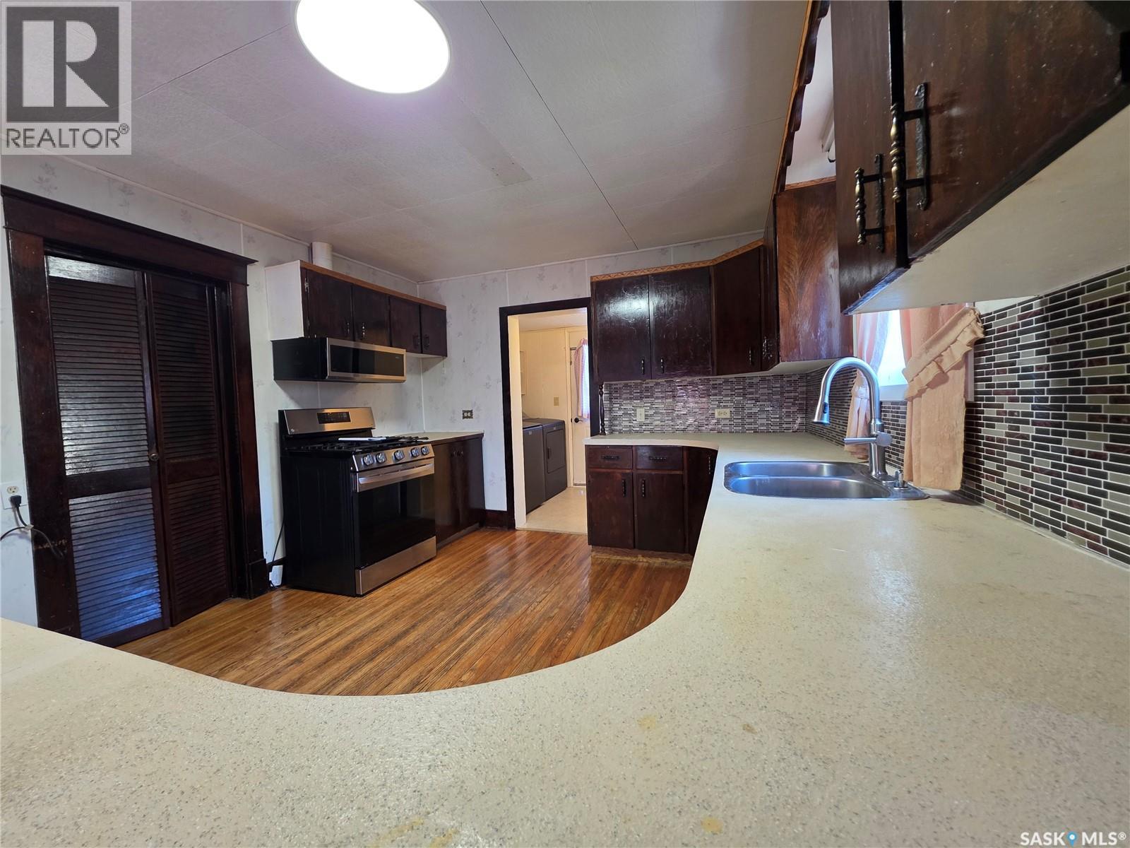 111 Warwick Street, Neville, Saskatchewan  S0N 1T0 - Photo 3 - SK035809