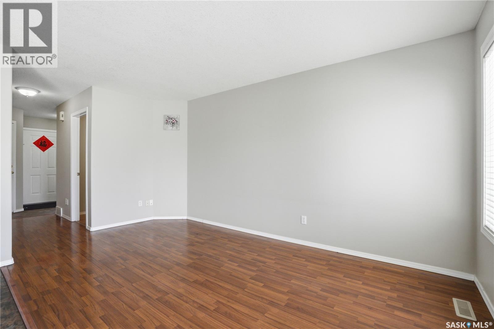 35 110 Keevil Crescent, Saskatoon, Saskatchewan  S7N 4N8 - Photo 5 - SK035559