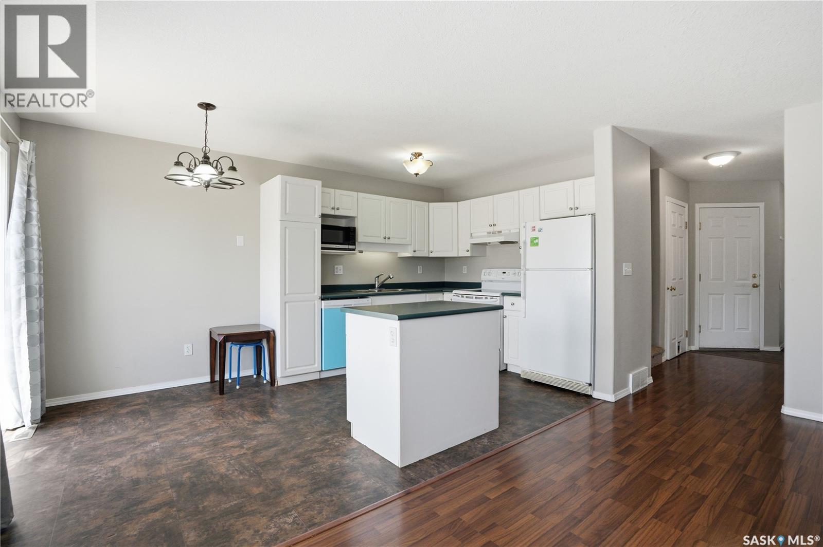 35 110 Keevil Crescent, Saskatoon, Saskatchewan  S7N 4N8 - Photo 7 - SK035559