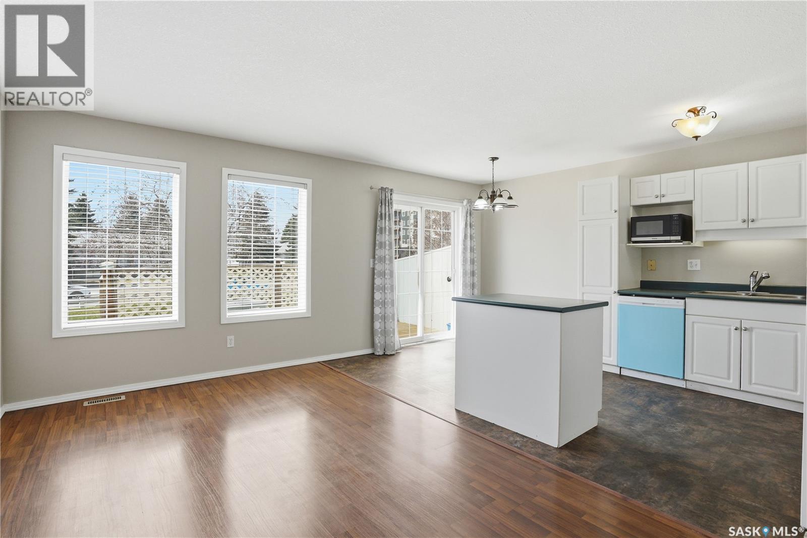 35 110 Keevil Crescent, Saskatoon, Saskatchewan  S7N 4N8 - Photo 9 - SK035559