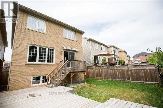 38 Elmeade Lane, Whitchurch-Stouffville, Ontario  L4A 0P6 - Photo 3 - N13122620