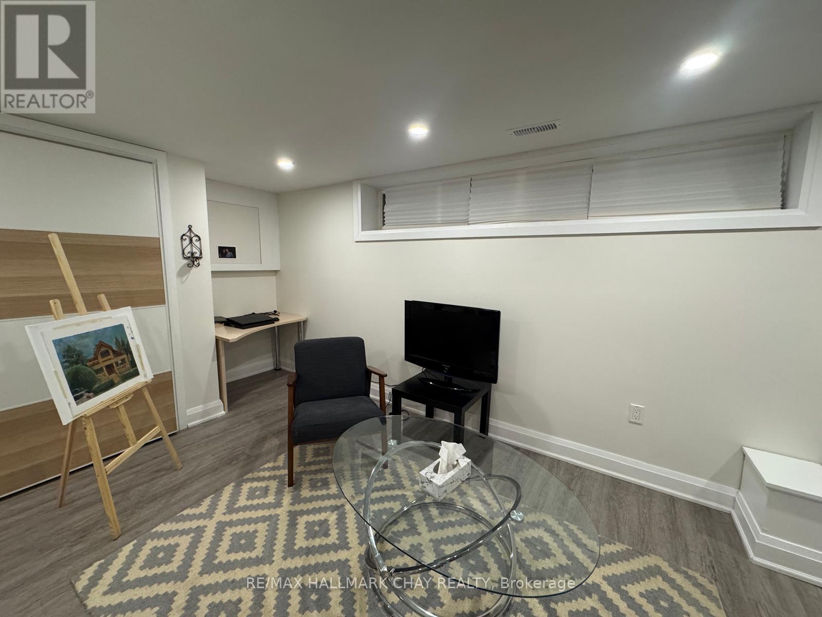 1 Davidson Road, Aurora, Ontario  L4G 2A9 - Photo 3 - N13122786