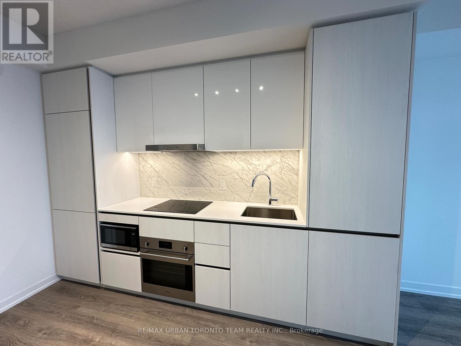 4805 - 8 Interchange Way, Vaughan (Vaughan Corporate Centre), Ontario  L4K 5Z7 - Photo 3 - N13122826