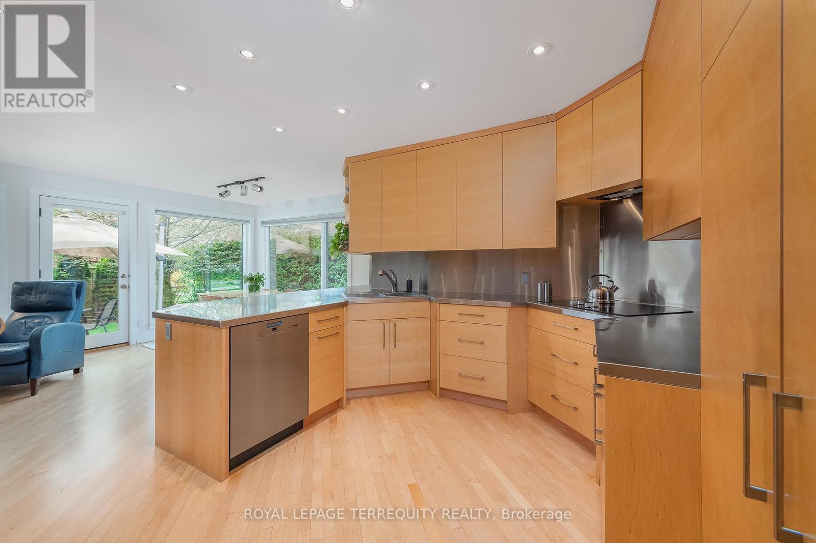 496 The Kingsway, Toronto, Ontario  M9A 3W6 - Photo 11 - W13122692