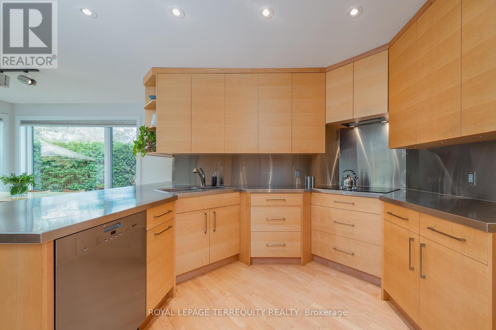 496 The Kingsway, Toronto, Ontario  M9A 3W6 - Photo 12 - W13122692