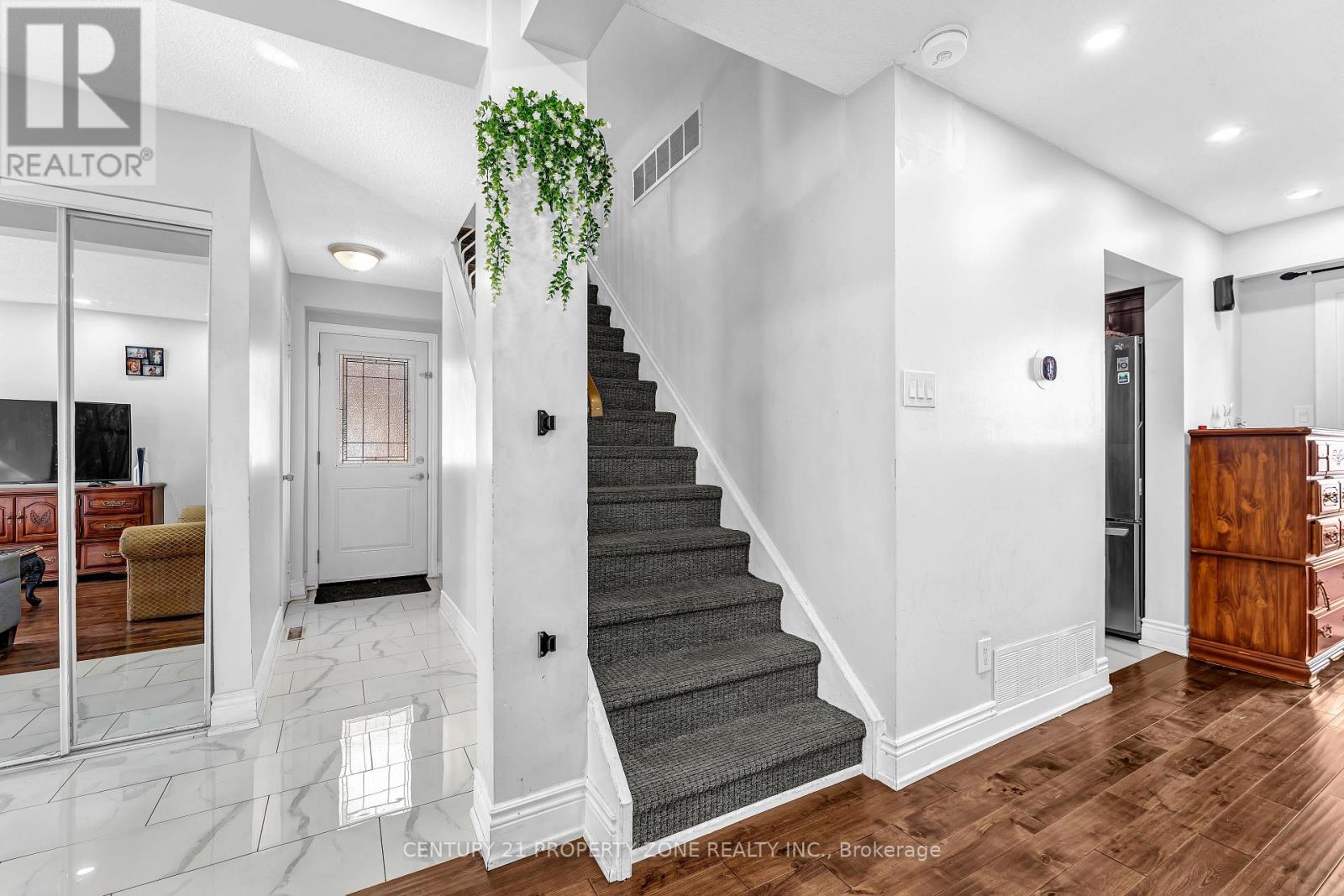 78 Traverston Court, Brampton, Ontario  L6Z 1C9 - Photo 6 - W13122720