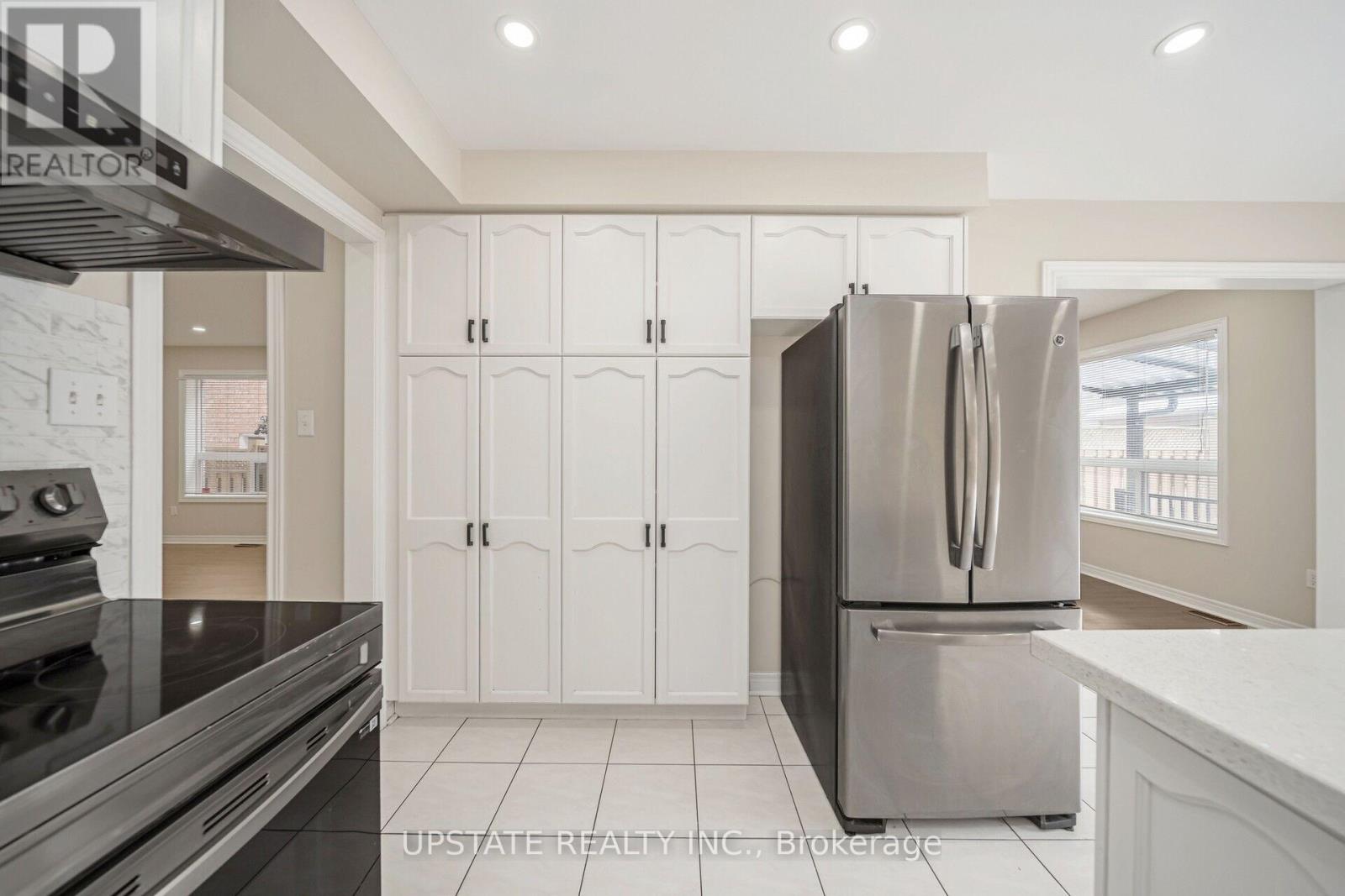 46 Velvet Grass Lane, Brampton, Ontario  L6R 1W1 - Photo 10 - W13122722