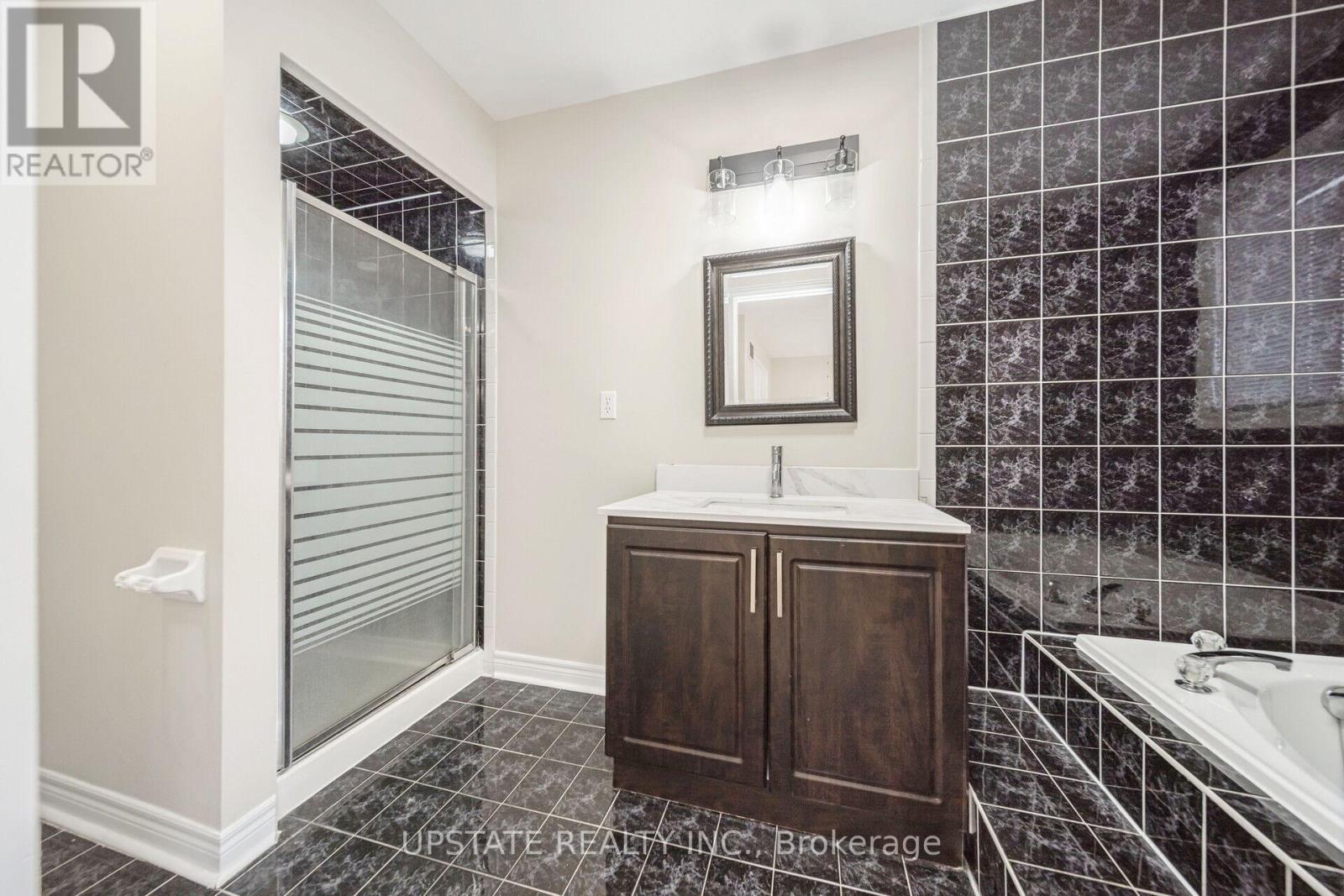 46 Velvet Grass Lane, Brampton, Ontario  L6R 1W1 - Photo 13 - W13122722