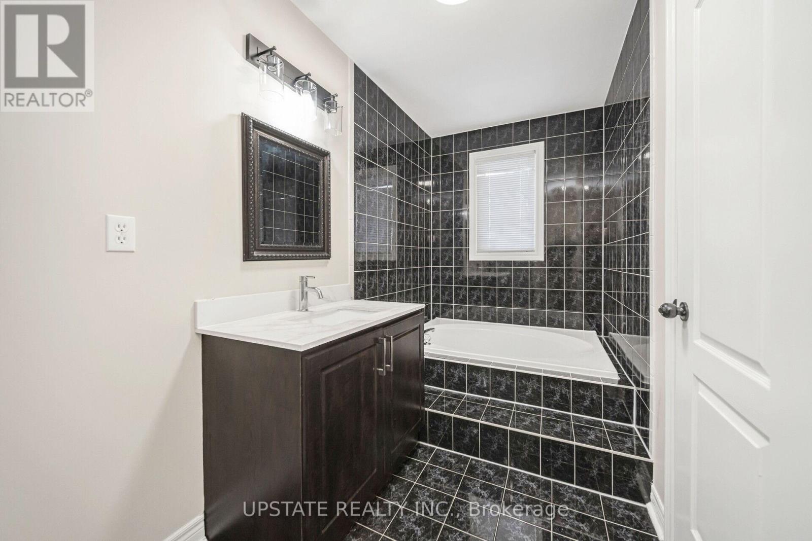 46 Velvet Grass Lane, Brampton, Ontario  L6R 1W1 - Photo 14 - W13122722