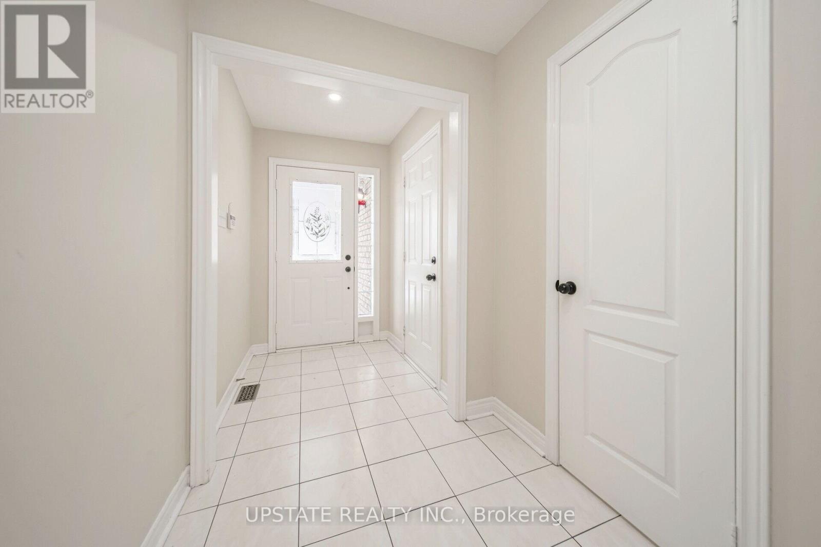 46 Velvet Grass Lane, Brampton, Ontario  L6R 1W1 - Photo 2 - W13122722