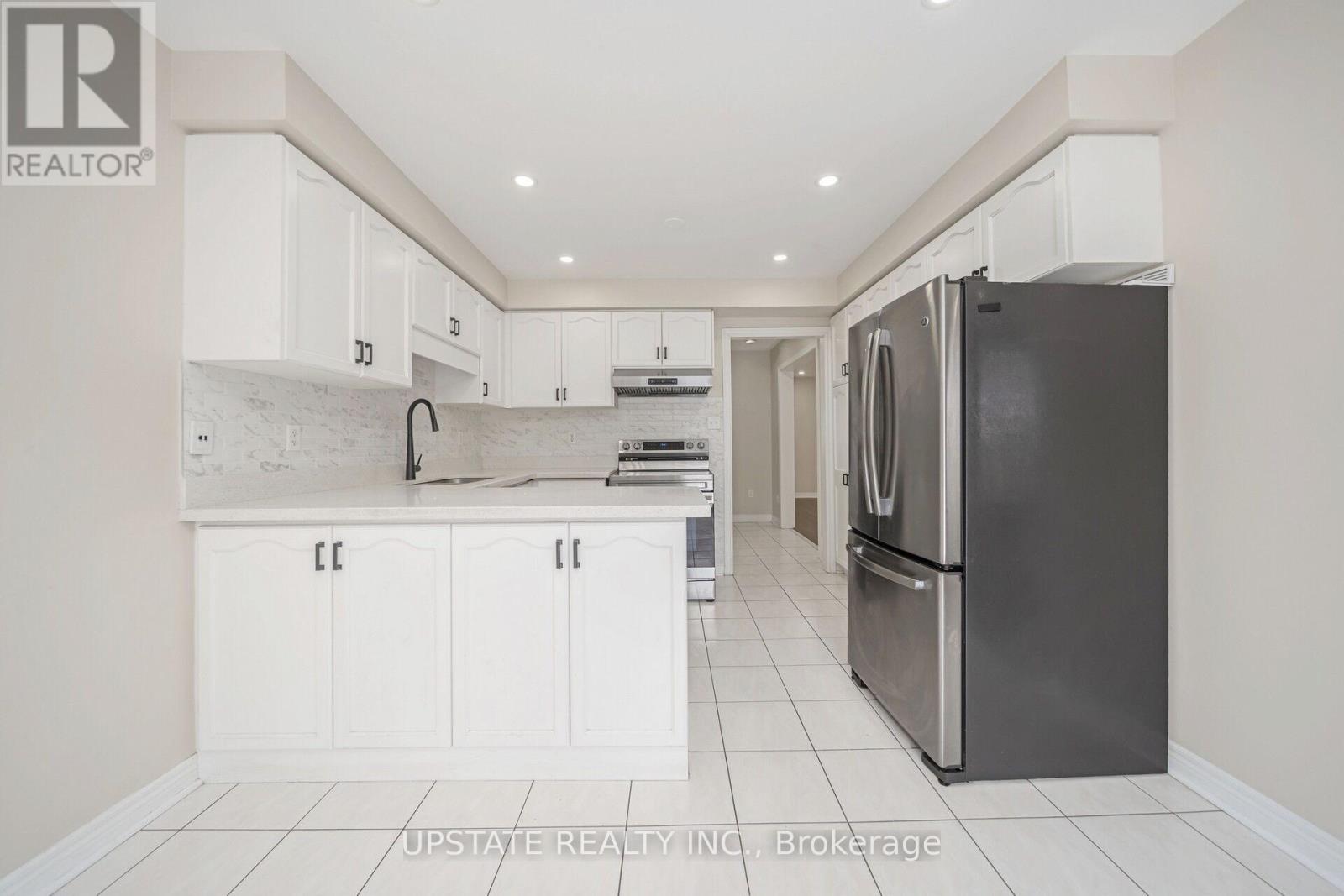 46 Velvet Grass Lane, Brampton, Ontario  L6R 1W1 - Photo 8 - W13122722