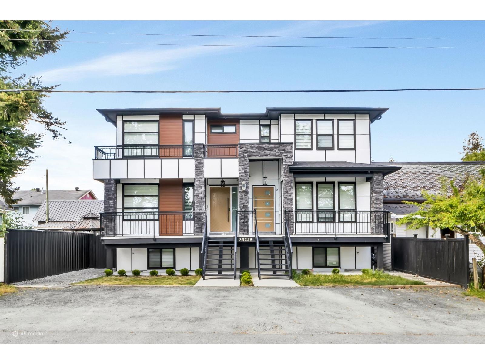 33227 5 Avenue, Mission, British Columbia V2V 1V9 - Photo 1 - R3122473