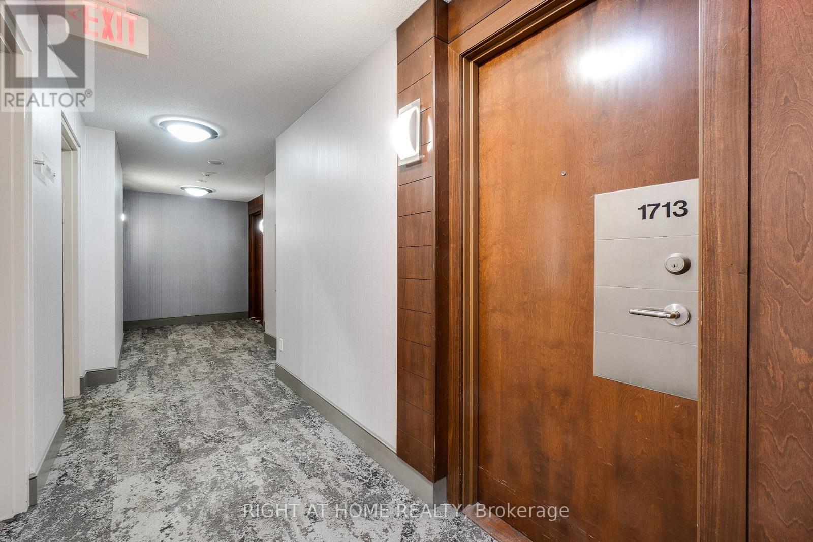 1713 - 310 BURNHAMTHORPE ROAD, Mississauga, Ontario