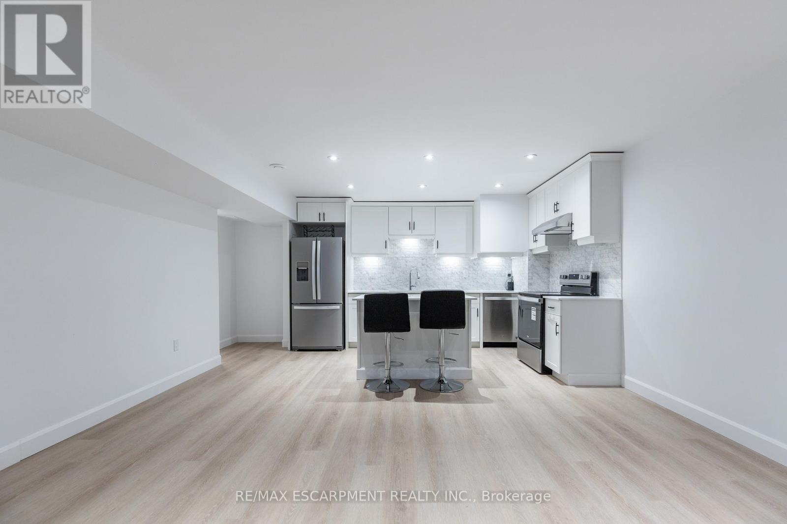 Lower - 295 Dundas Street, Hamilton, Ontario  L9H 2P7 - Photo 12 - X13122672