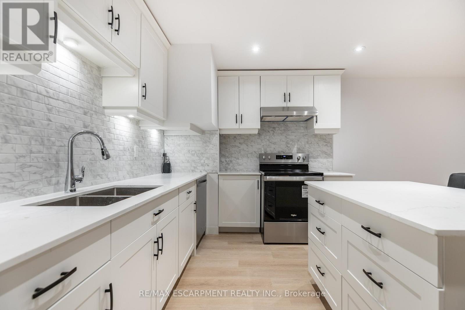 Lower - 295 Dundas Street, Hamilton, Ontario  L9H 2P7 - Photo 14 - X13122672