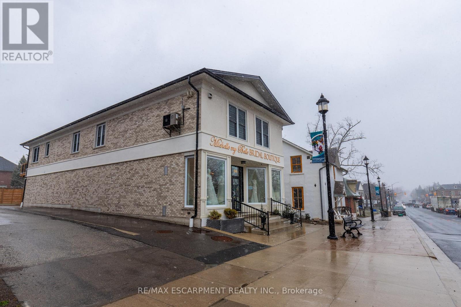 Lower - 295 Dundas Street, Hamilton, Ontario  L9H 2P7 - Photo 3 - X13122672