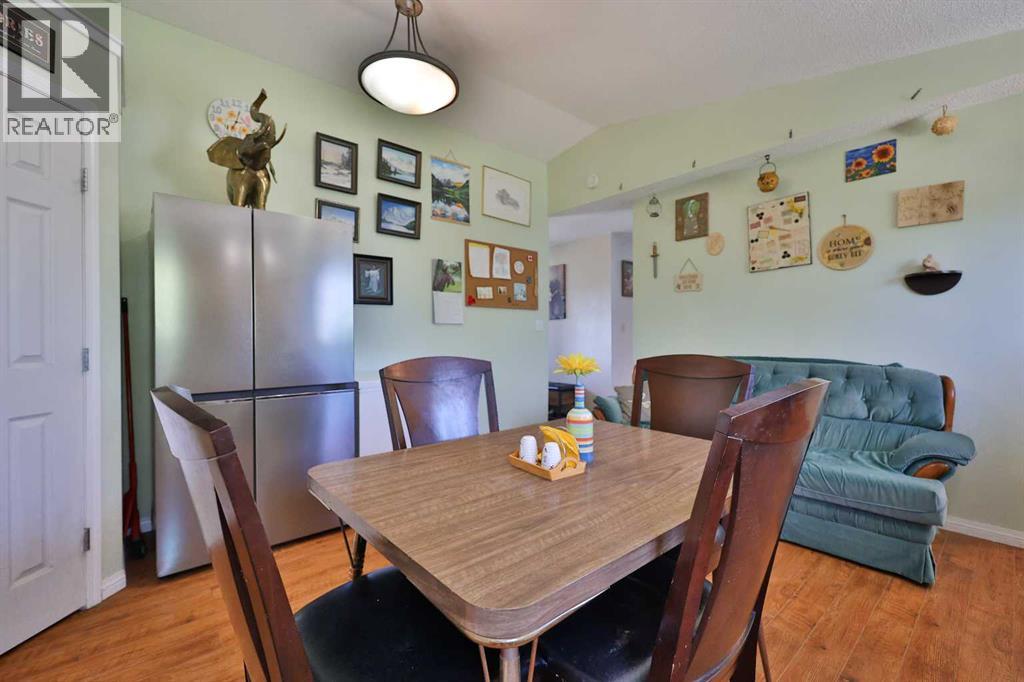 135 N 250 W, Raymond, Alberta  T0K 2S0 - Photo 10 - A2310670