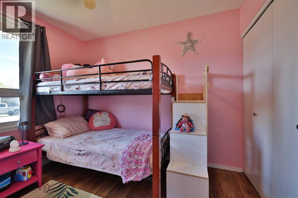 135 N 250 W, Raymond, Alberta  T0K 2S0 - Photo 23 - A2310670