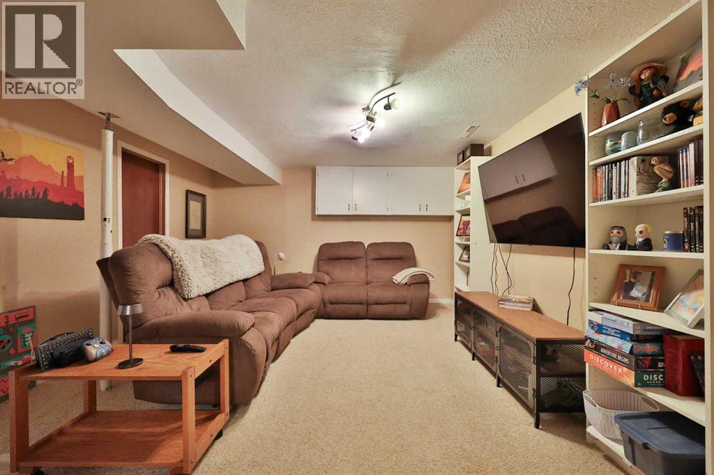 135 N 250 W, Raymond, Alberta  T0K 2S0 - Photo 27 - A2310670