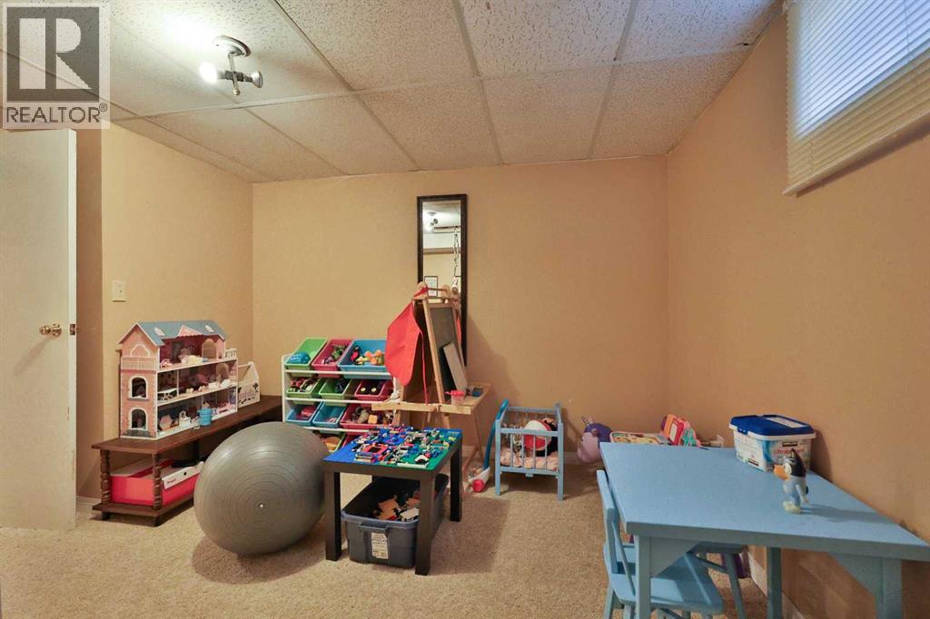135 N 250 W, Raymond, Alberta  T0K 2S0 - Photo 31 - A2310670