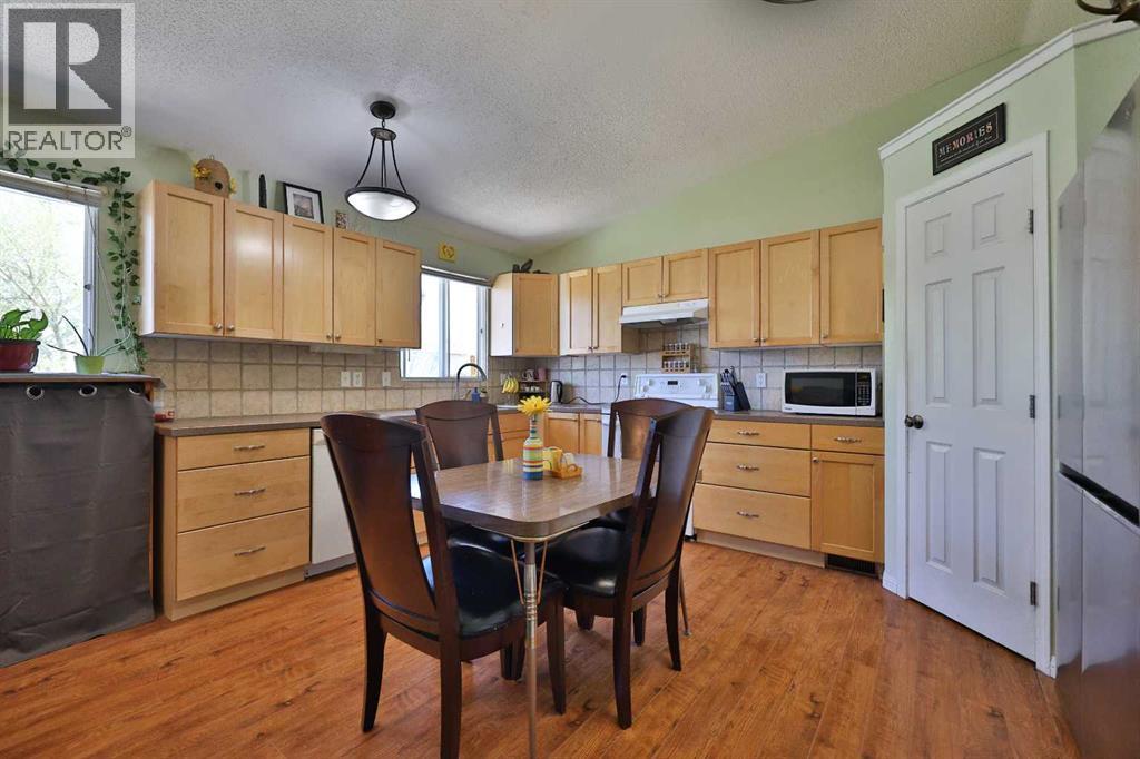 135 N 250 W, Raymond, Alberta  T0K 2S0 - Photo 7 - A2310670