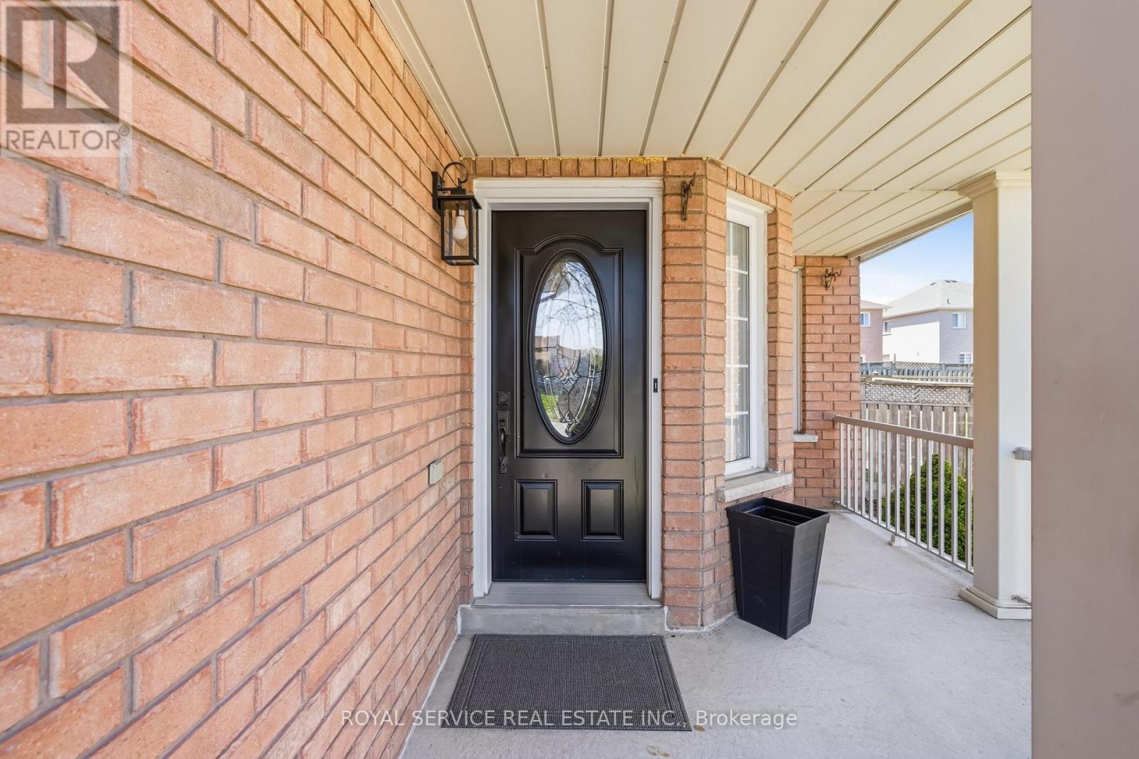 101 Rich Crescent, Whitby, Ontario L1P 1V6 - Photo 2 - E13122928