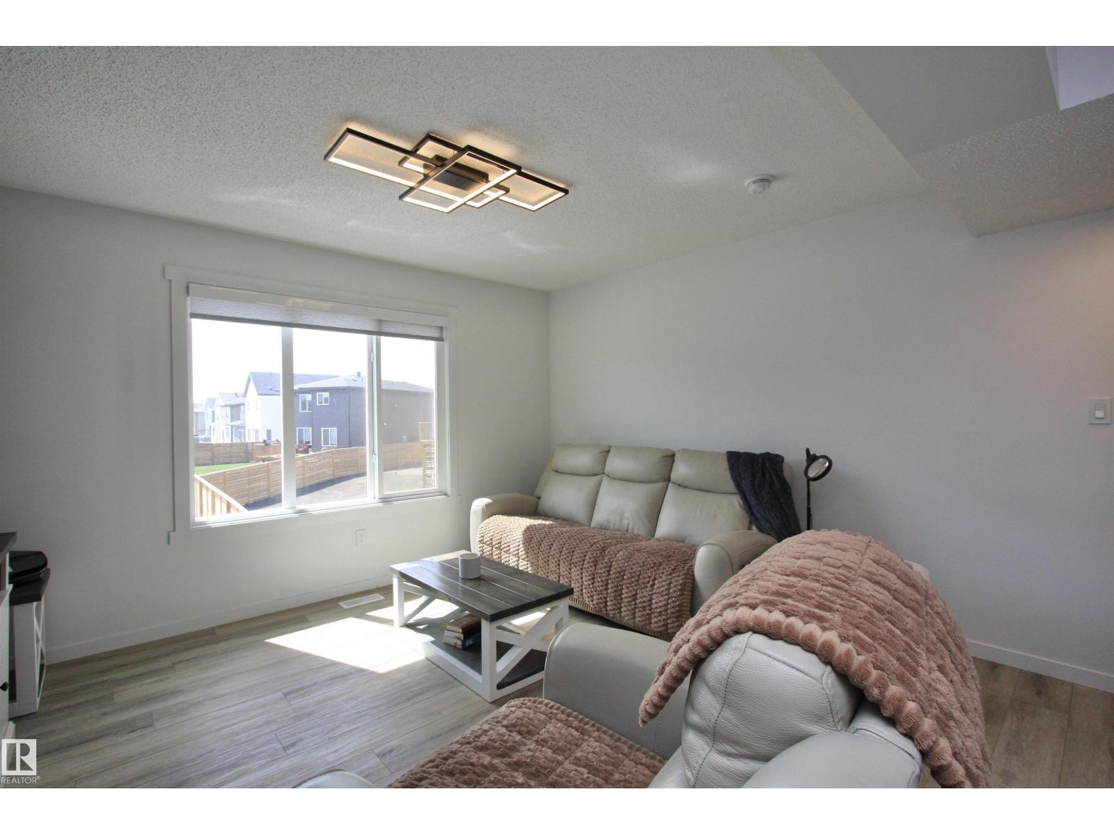 253 Marquis Bv Ne, Edmonton, Alberta  T5Y 4E7 - Photo 12 - E4487393