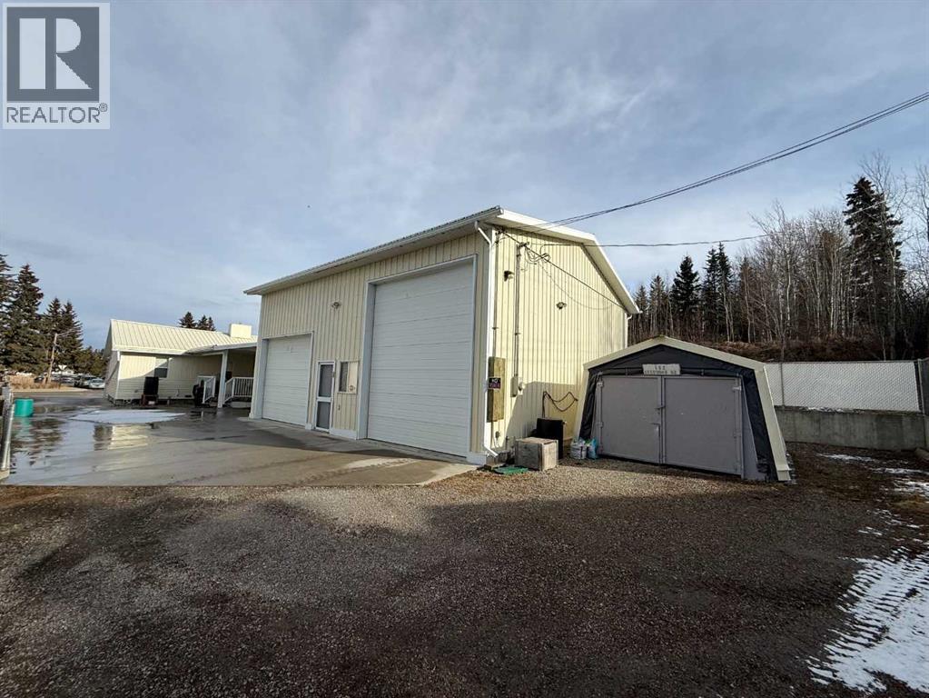 152 Sherwood Drive, Hinton, Alberta  T7V 1P6 - Photo 17 - A2286142