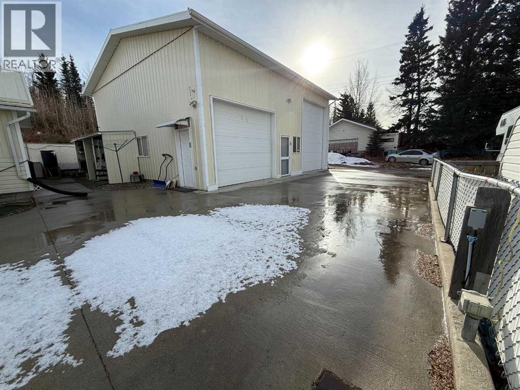 152 Sherwood Drive, Hinton, Alberta  T7V 1P6 - Photo 25 - A2286142