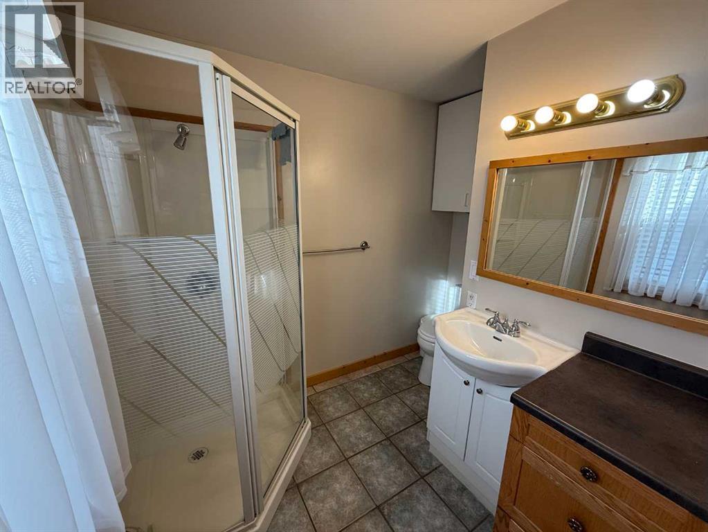152 Sherwood Drive, Hinton, Alberta  T7V 1P6 - Photo 11 - A2286142