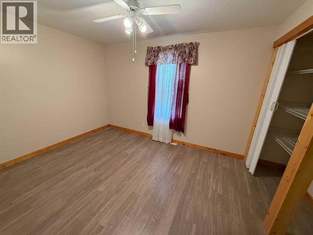 152 Sherwood Drive, Hinton, Alberta  T7V 1P6 - Photo 12 - A2286142