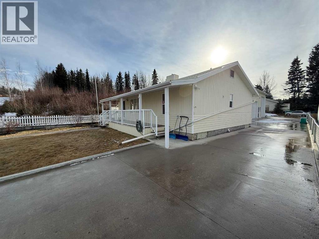 152 Sherwood Drive, Hinton, Alberta  T7V 1P6 - Photo 26 - A2286142