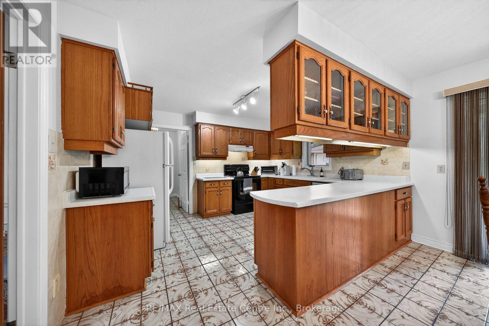 53 Shadybrook Court, Wilmot, Ontario  N0B 2H0 - Photo 14 - X13123020