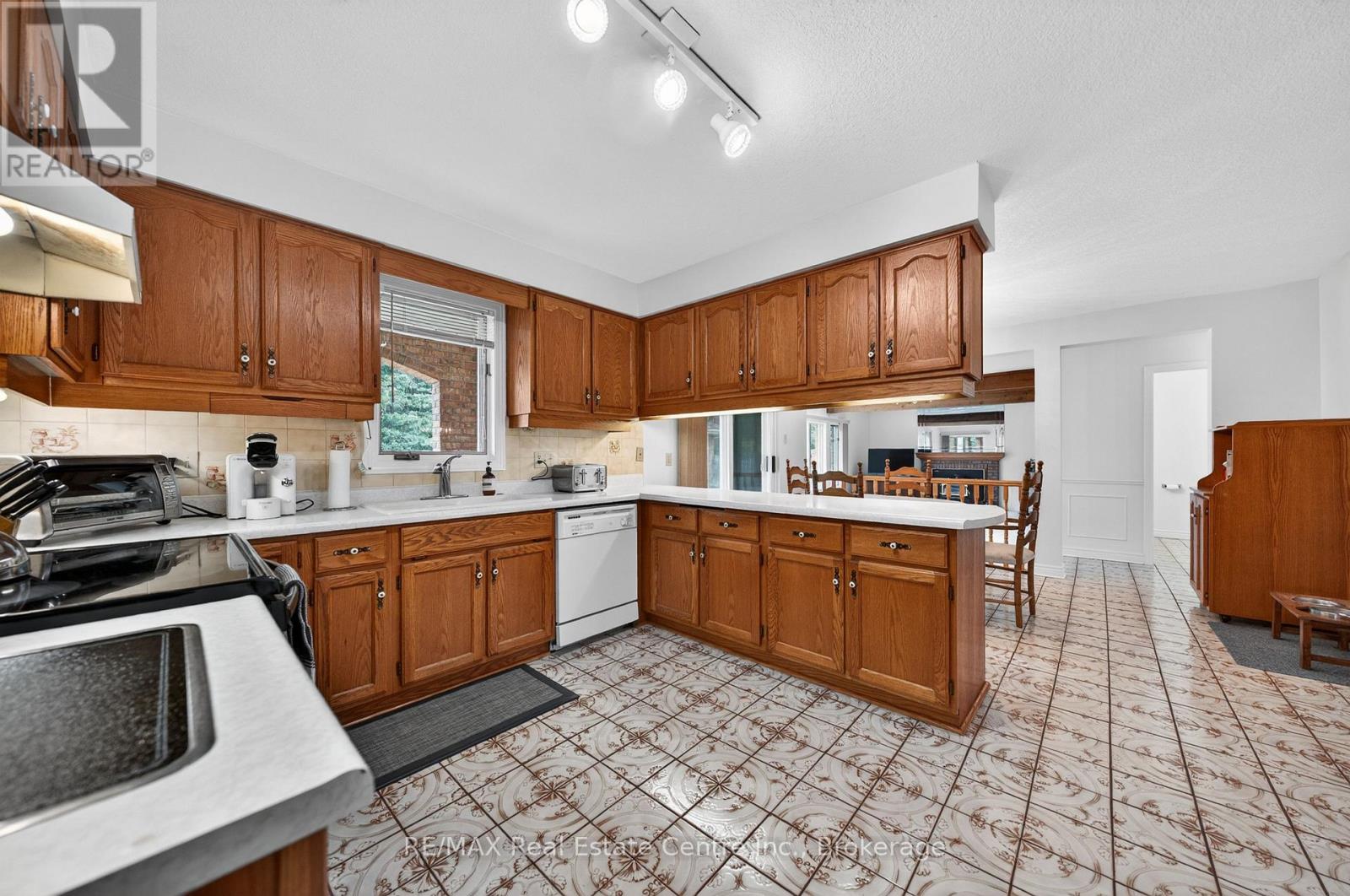 53 Shadybrook Court, Wilmot, Ontario  N0B 2H0 - Photo 15 - X13123020