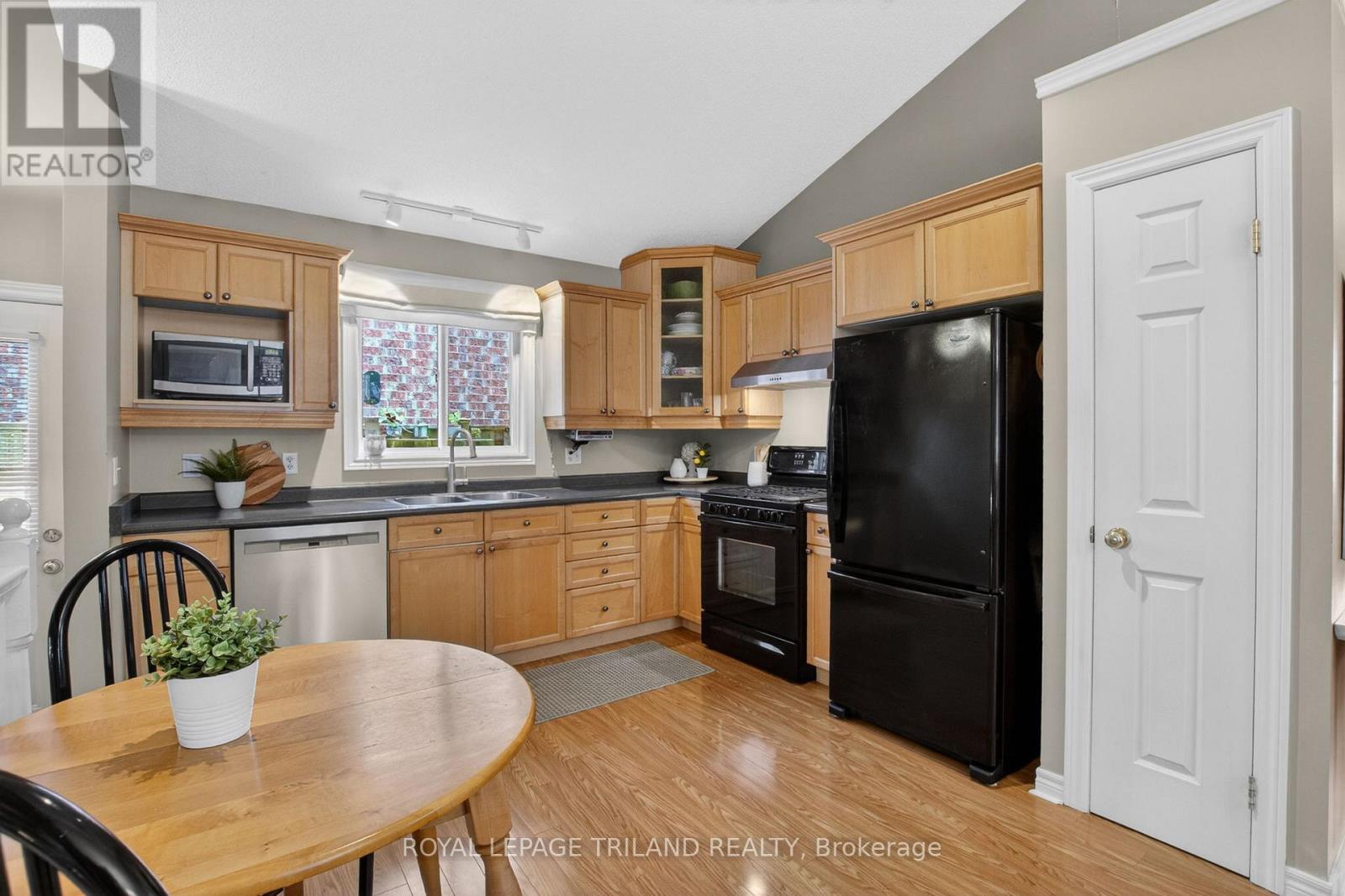 1719 Devos Drive, London North, Ontario  N5X 4H8 - Photo 8 - X13123076