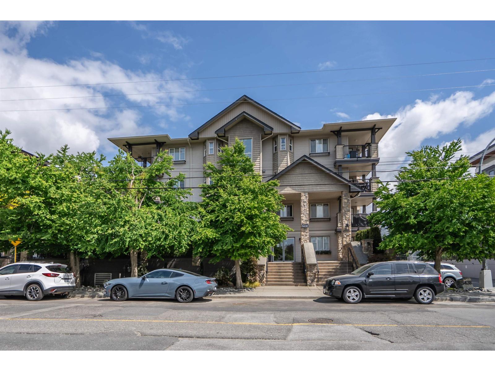 213 5438 198 Street, Langley, British Columbia  V3A 1G2 - Photo 1 - R3121428