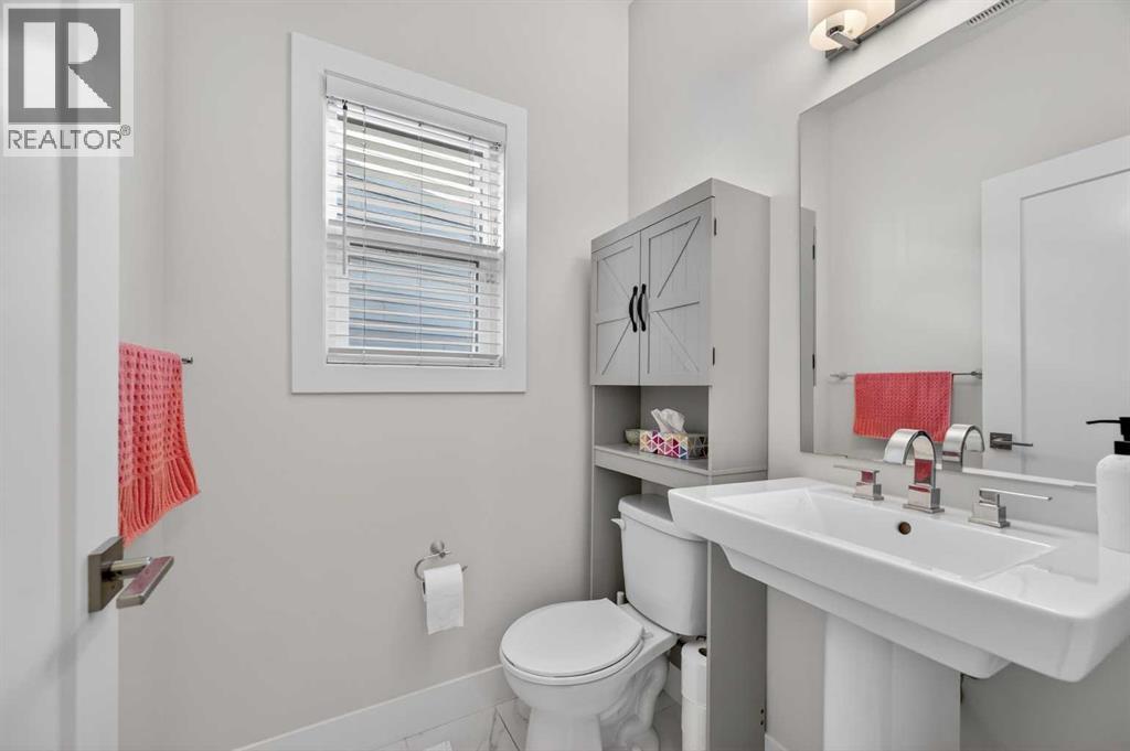 278 Hillcrest Heights SW, Airdrie, Alberta  T4B 3Z2 - Photo 12 - A2301144