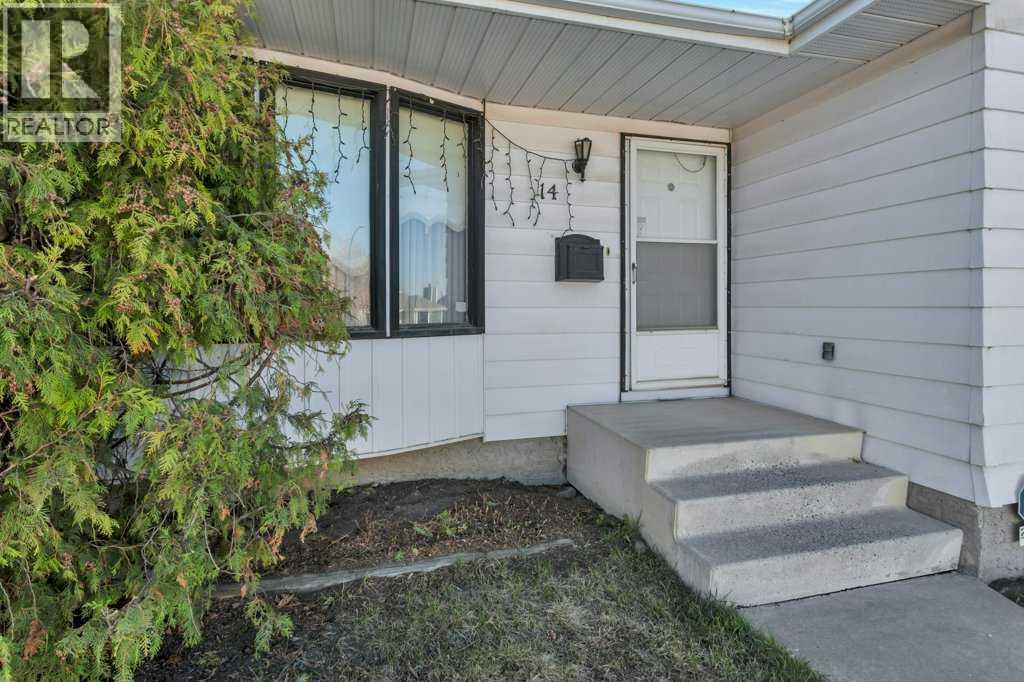 14 Glendale Boulevard, Red Deer, Alberta  T4P 2P3 - Photo 2 - A2309860