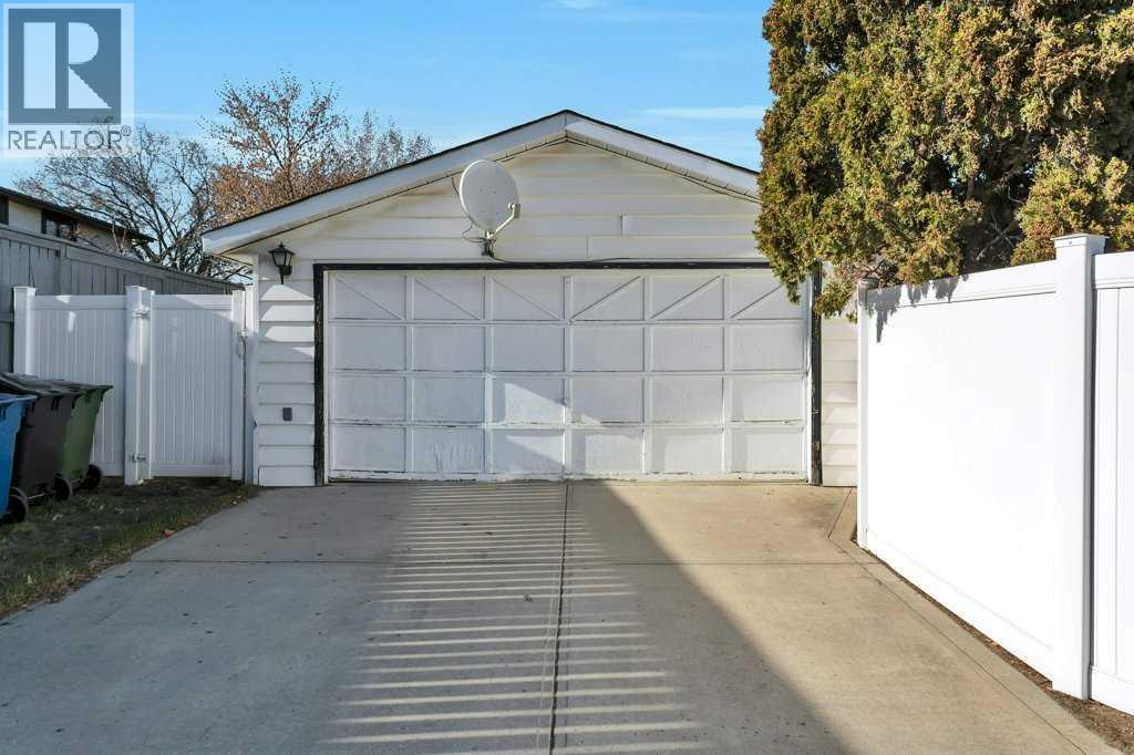 14 Glendale Boulevard, Red Deer, Alberta  T4P 2P3 - Photo 45 - A2309860