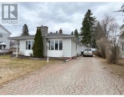 72 DOMINION AVENUE, Kapuskasing, Ontario