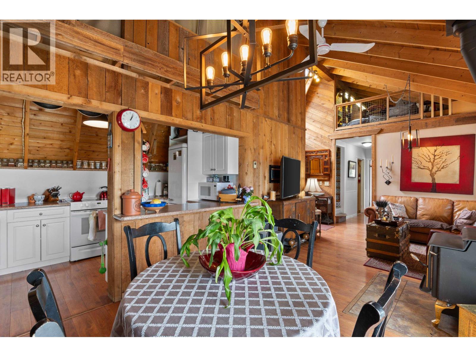 7796 N Bridge Lake Road, Bridge Lake, British Columbia  V0K 1X2 - Photo 12 - R3123179