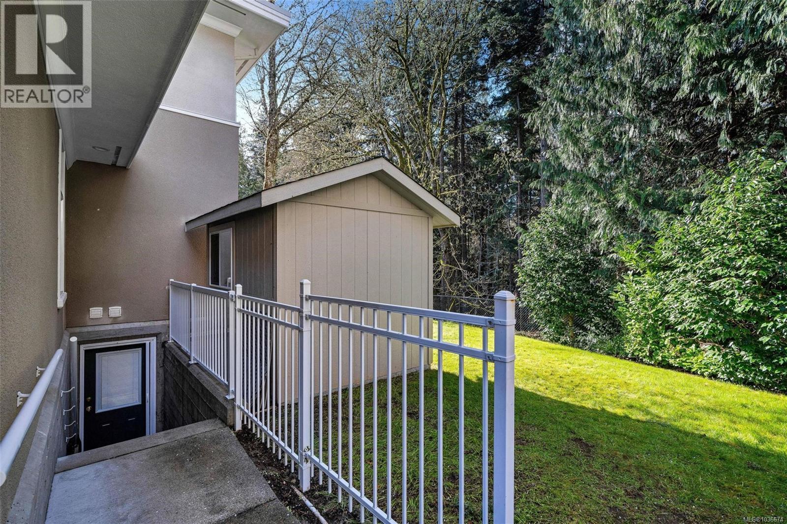 805 Del Monte Lane, Saanich, British Columbia  V8Y 3H2 - Photo 60 - 1036674