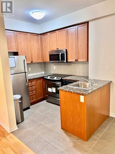 57 - 23 Coneflower Crescent, Toronto, Ontario  M2R 0A5 - Photo 4 - C13123122