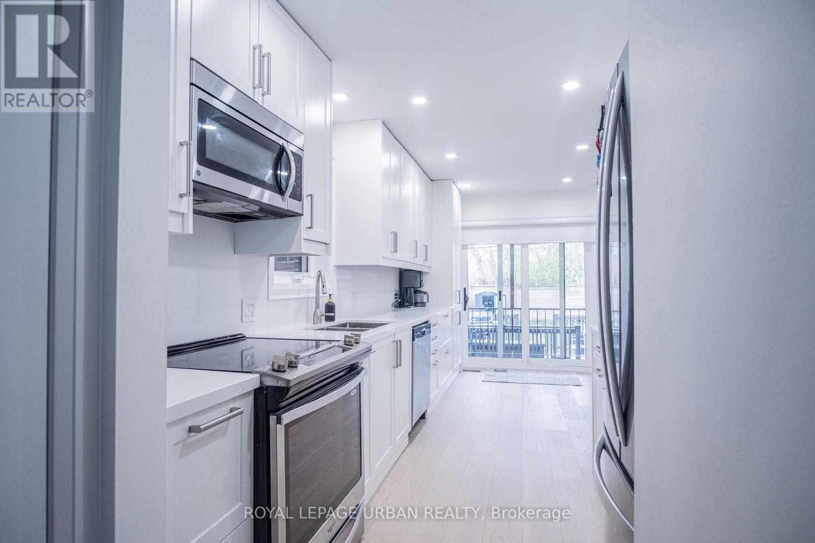 434 Westmount Avenue, Toronto, Ontario  M6E 3N5 - Photo 13 - C13123178