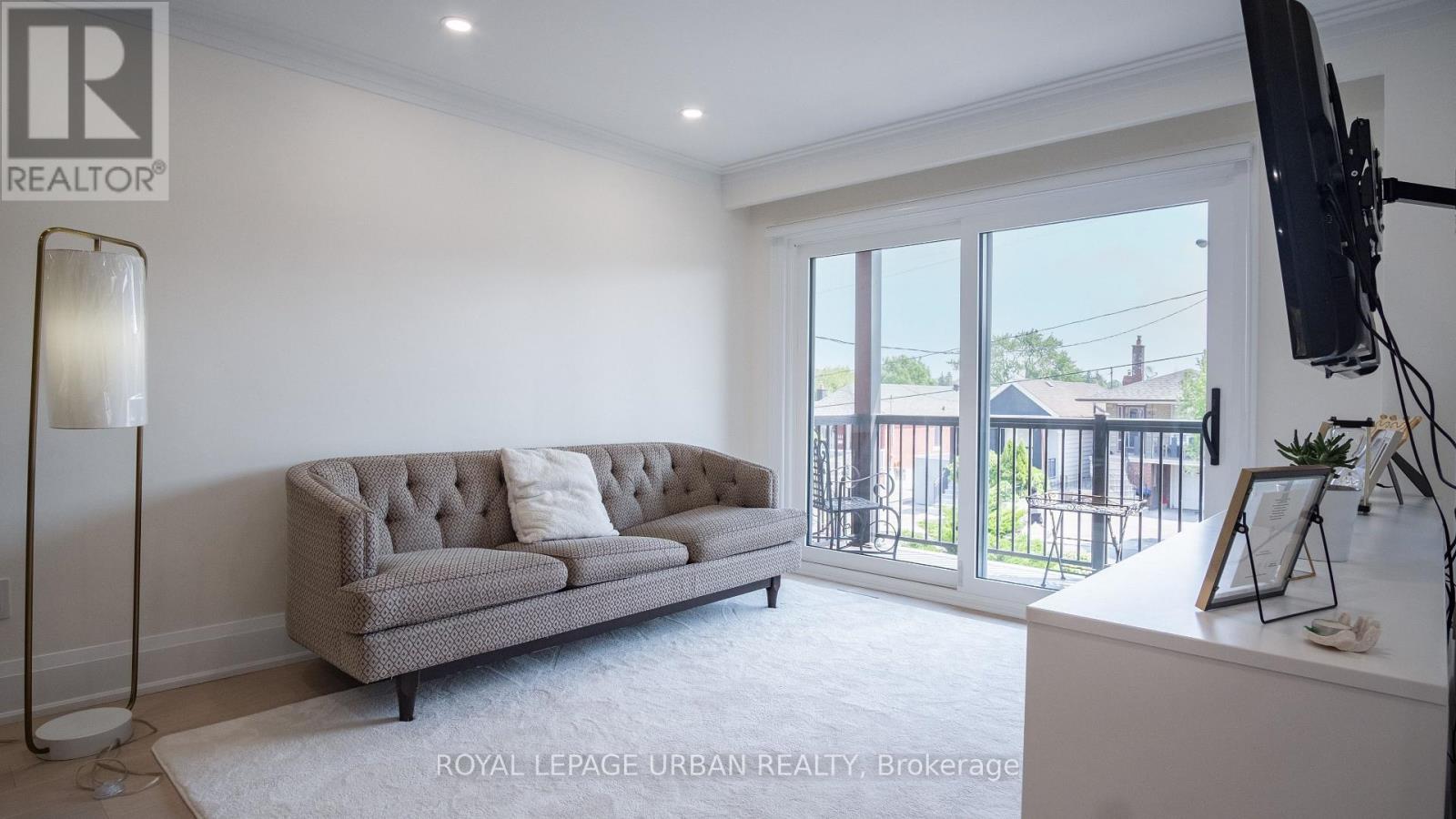 434 Westmount Avenue, Toronto, Ontario  M6E 3N5 - Photo 5 - C13123178