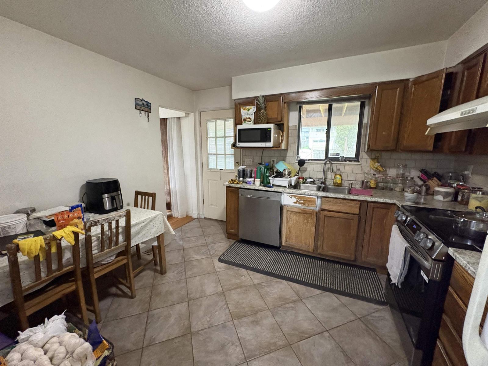 12234 99a Avenue, Surrey, British Columbia  V3V 2R2 - Photo 11 - R3123150